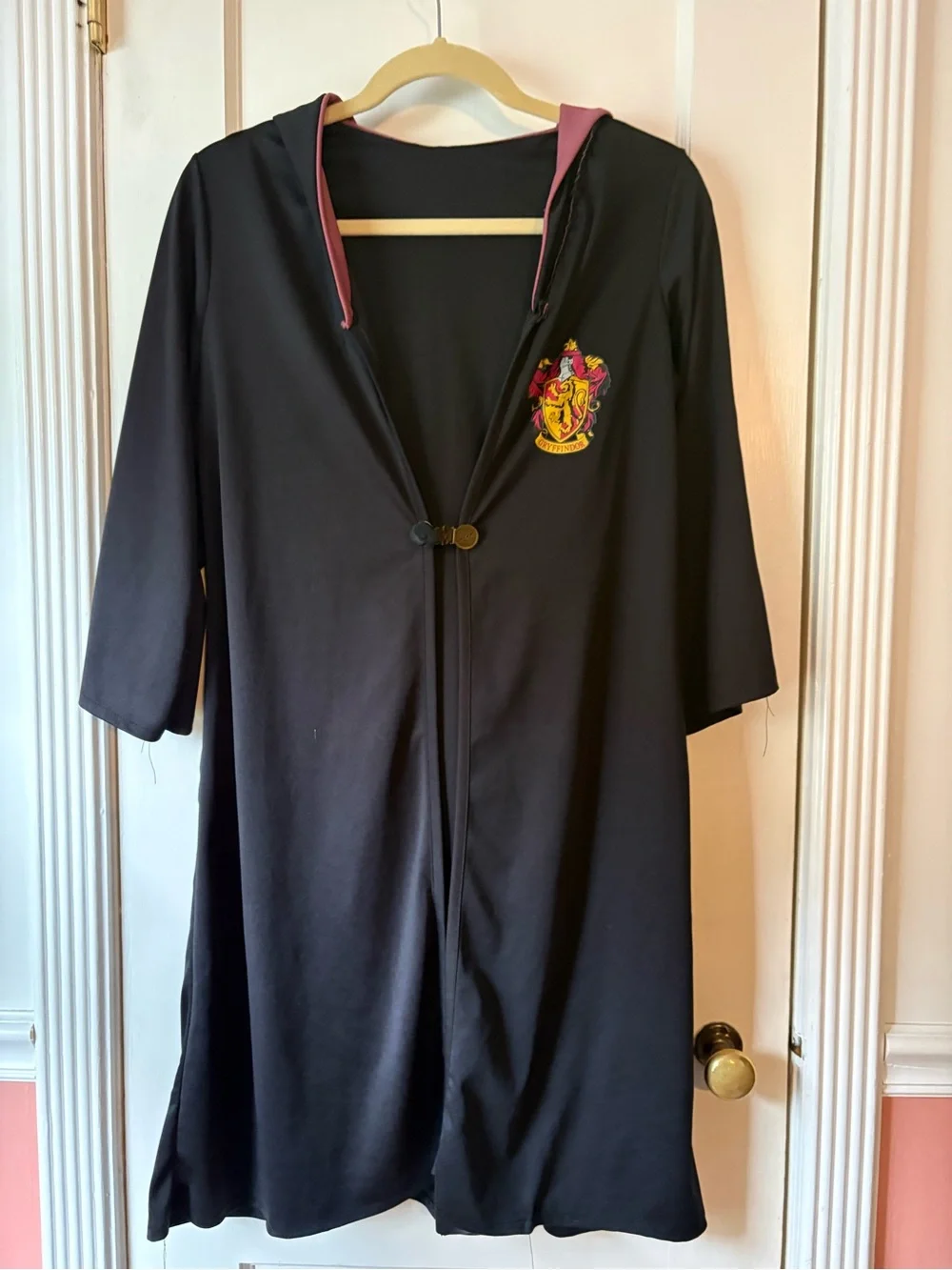 Harry Potter Halloween costume - Gryffindor Hooded Robe - Black with Maroon Trim